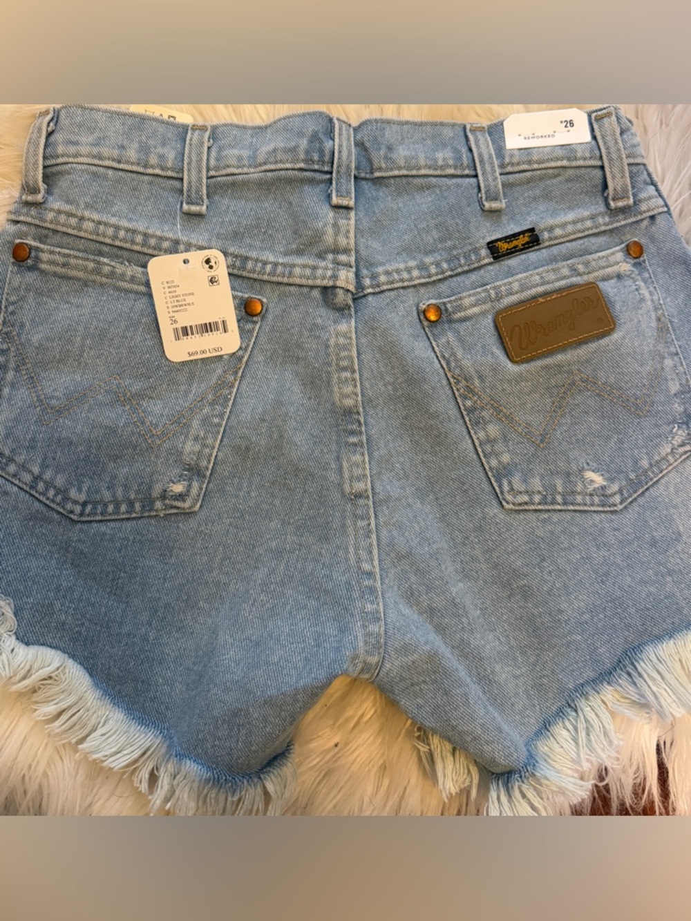 Wrangler Reworked shorts size 26 - Picture 2 of 5